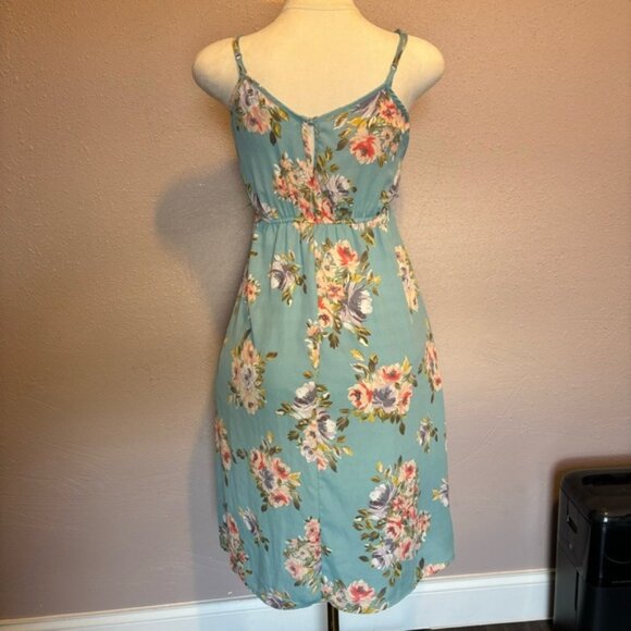 TRIXXI Floral Sleeveless Dress in Blue - Picture 2 of 3
